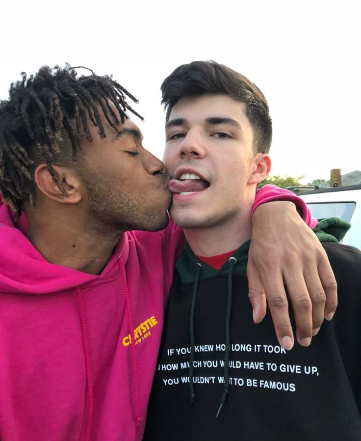 Man In Love What Is Love Tumblr Gay Men Kissing Gay Aesthetic Lgbt Love Interracial