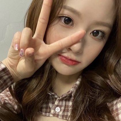 seol yoona sullyoon nmixx selca icon pfp kpop 2022 seol yoona sullyoon nmixx selca icon pfp kpop 2022