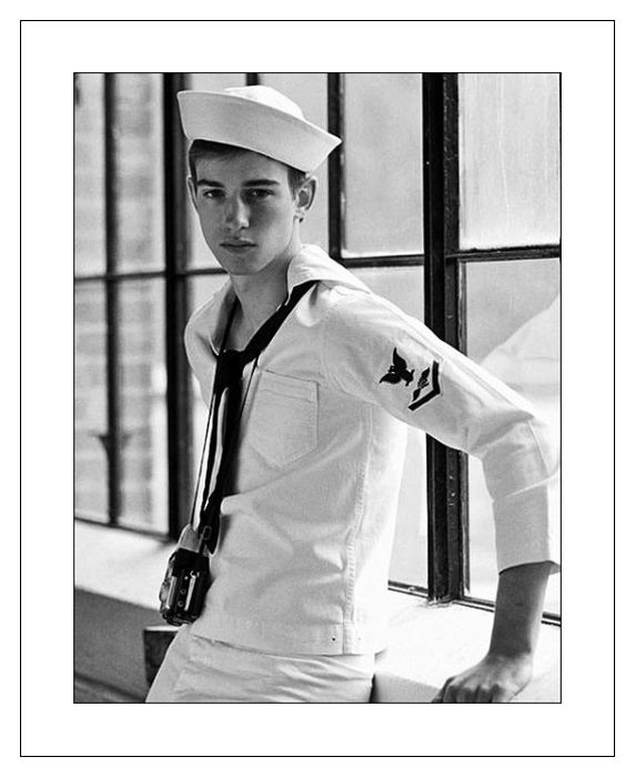 Shemale z rich Young gay sailors
