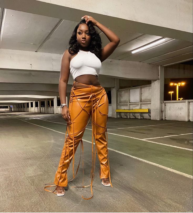 ig tashahyde🔥 in 2021 Black girl outfits, Cargo pants