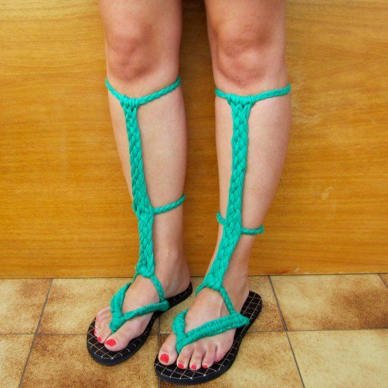 11 best Sandals images on Pinterest | Shoes sandals, Sandals and Zapatos If you have a pair of boring flip-flops and some fabric yarn, you