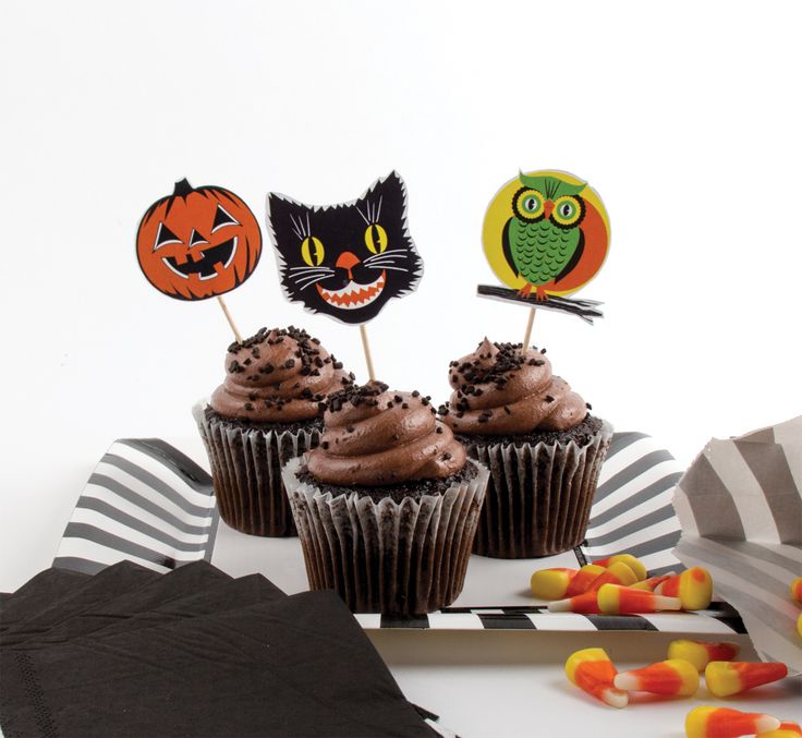 stuff for halloween treats and drinks party partners