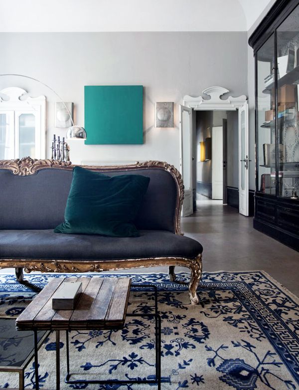 Blue and emerald green colour combination vintage shabby chic blue sofa with classic blue rug sitting room with a mix of modern and old Blue and emerald green colour combination vintage shabby chic blue sofa with classic blue rug sitting room with a mix of modern and old