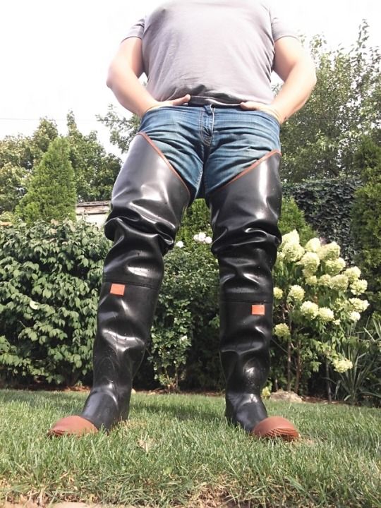 boots n rubber lover