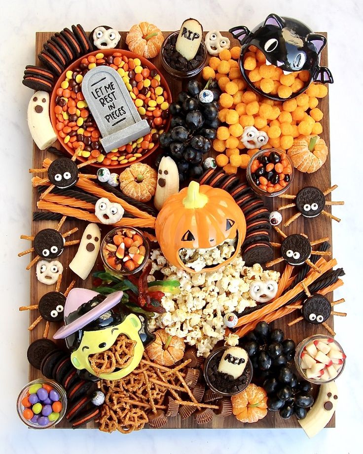 Plateau de bonbons d'Halloween : 20+ idées à copier | Spooky snacks