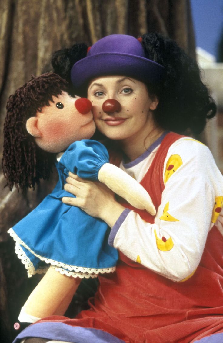 Molly And The Big Comfy Couch Clock 78 reference of big comfy couch clock gif in 2020 | The big comfy couch