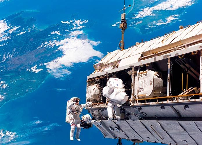 Con Un Laboratorio Del Tamaño De Una Nevera Portátil La Nasa Creará En El Espacio El Cubo De Hielo Cuán Space Station Nasa Photos International Space Station