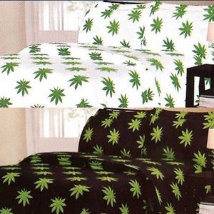 185 best 420 images on pinterest bongs marijuana plants and pipes weed sheets