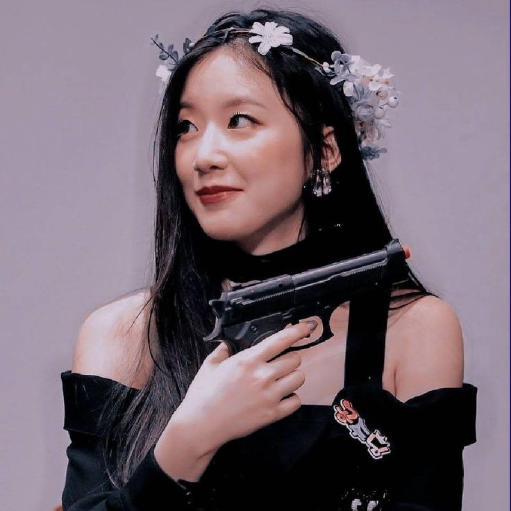 𝑮)𝑰-𝑫𝑳𝑬 𝑰𝑪𝑶𝑵𝑺 ” 𝘱𝘪𝘯𝘵𝘦𝘳𝘦𝘴𝘵 ﹫𝘢𝘳𝘵𝘦𝘴𝘵𝘩𝘪𝘤 | Selebritas, Wanita, Gambar orang