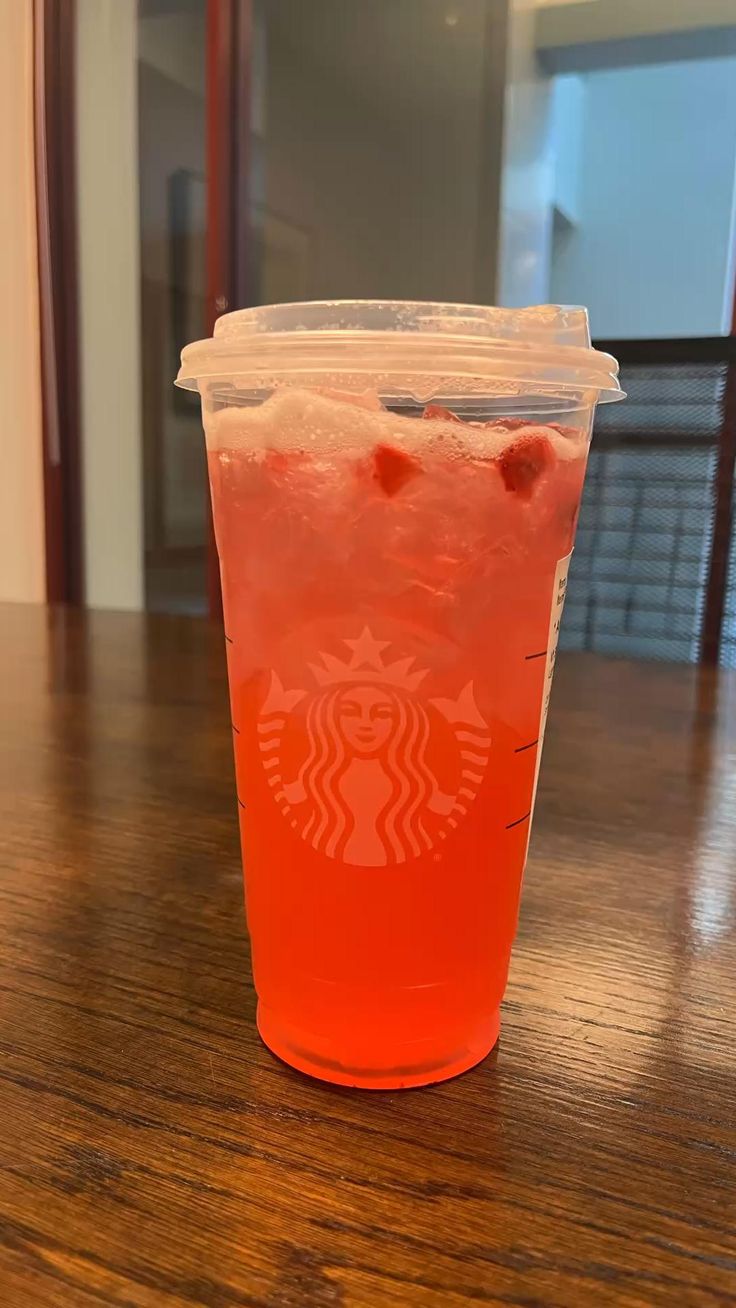 Venti Strawberry A a Lemonade With Light Ice And Strawberry Pieces venti-strawberry-a-a-lemonade-with-light-ice-and-strawberry-pieces