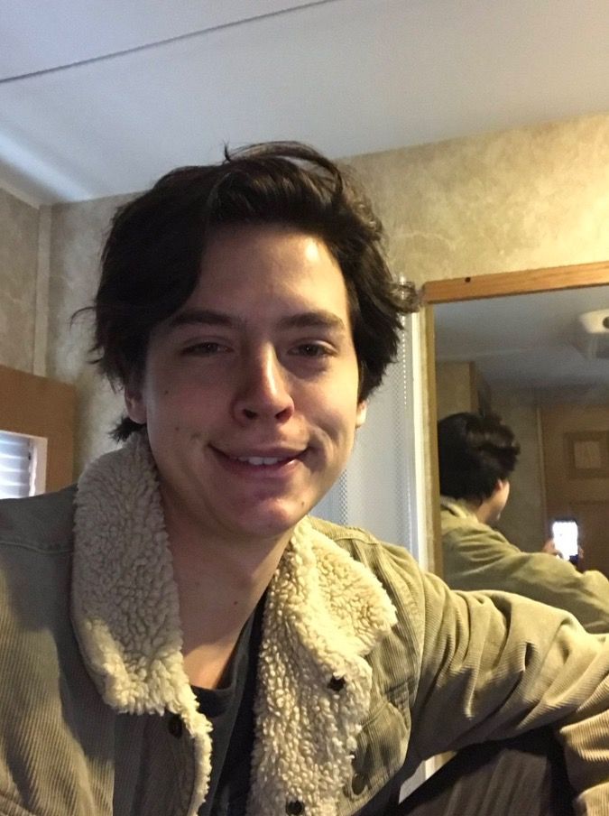 jätte kvinna fan Cole Sprouse naken bild