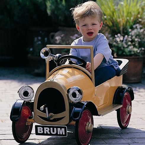Brum Pedal Car Free Optional Horn Included | eBay | Pedal cars, Car, Toy car