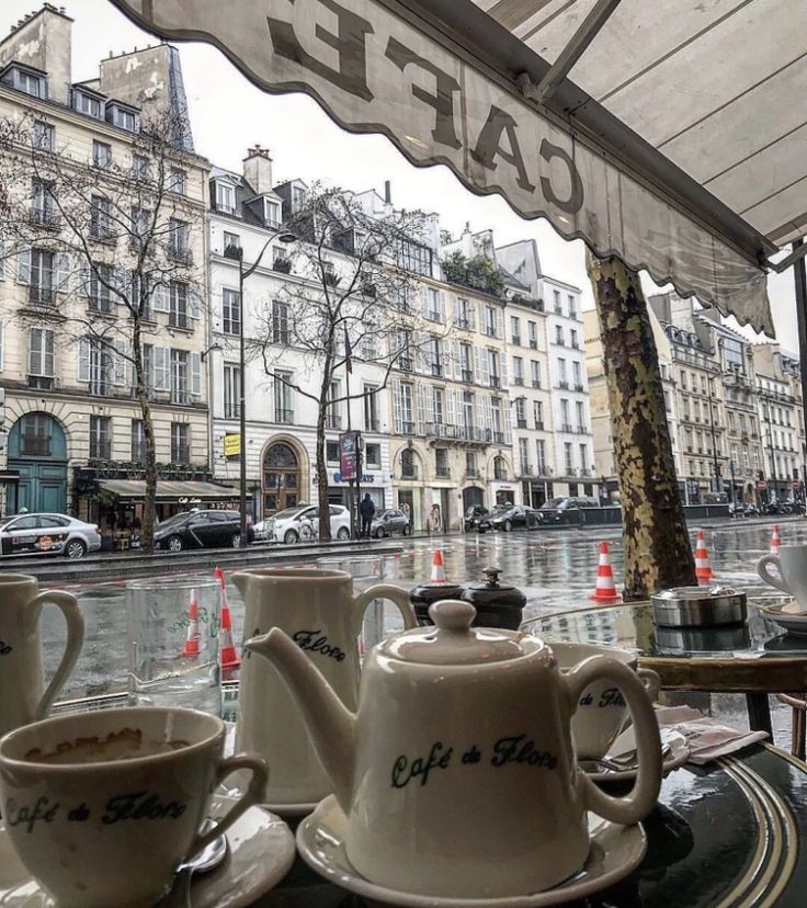 10 Café's To Visit In Paris - BLONDIE IN THE CITY Paris cafe, Paris, Cafe