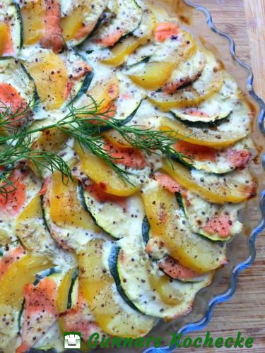 Kartoffel-Zucchini-Auflauf mit Räucherlachs - #Rezept