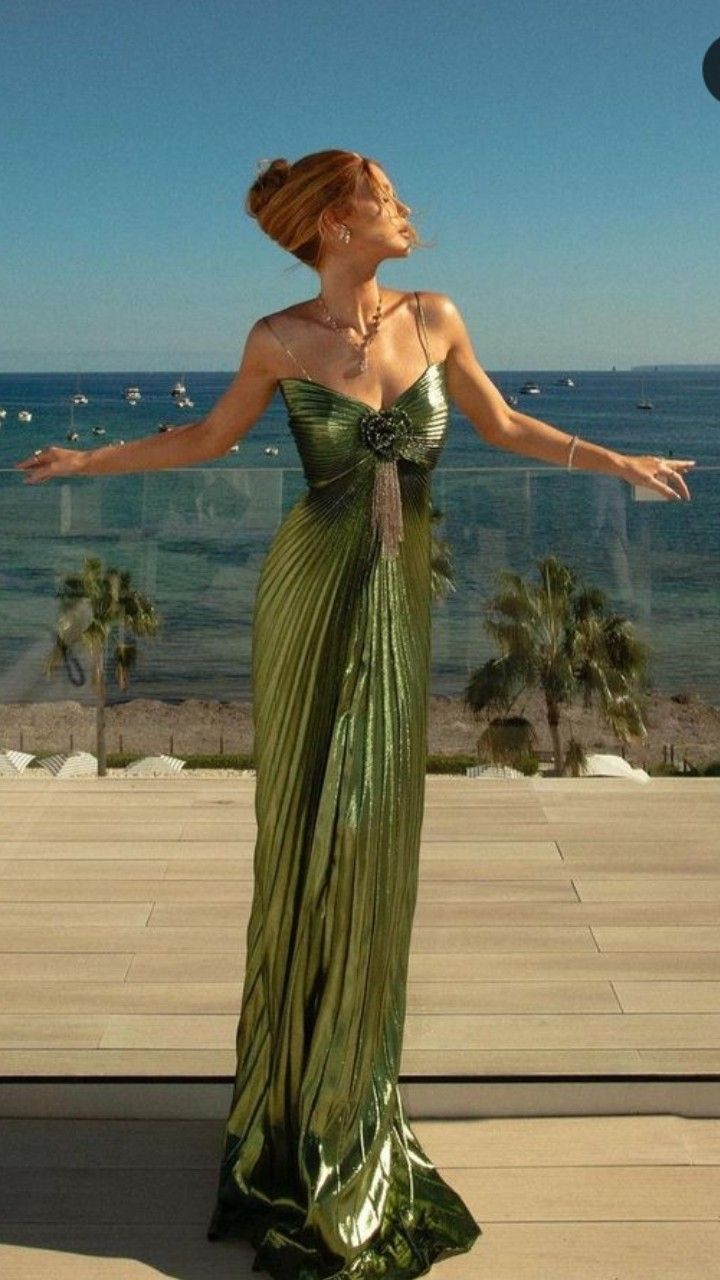 Pin em evening gown | Vestidos estilosos, Belos vestidos, Vestidos