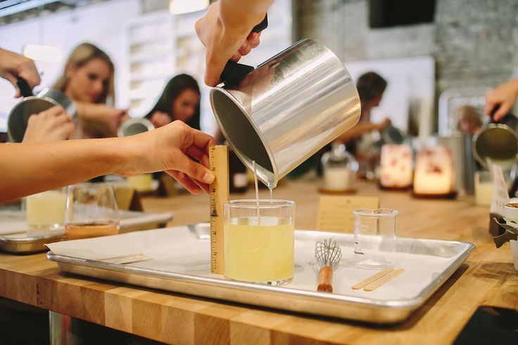 Candle-making classes in the Candlefish Charleston Workshop | Natural