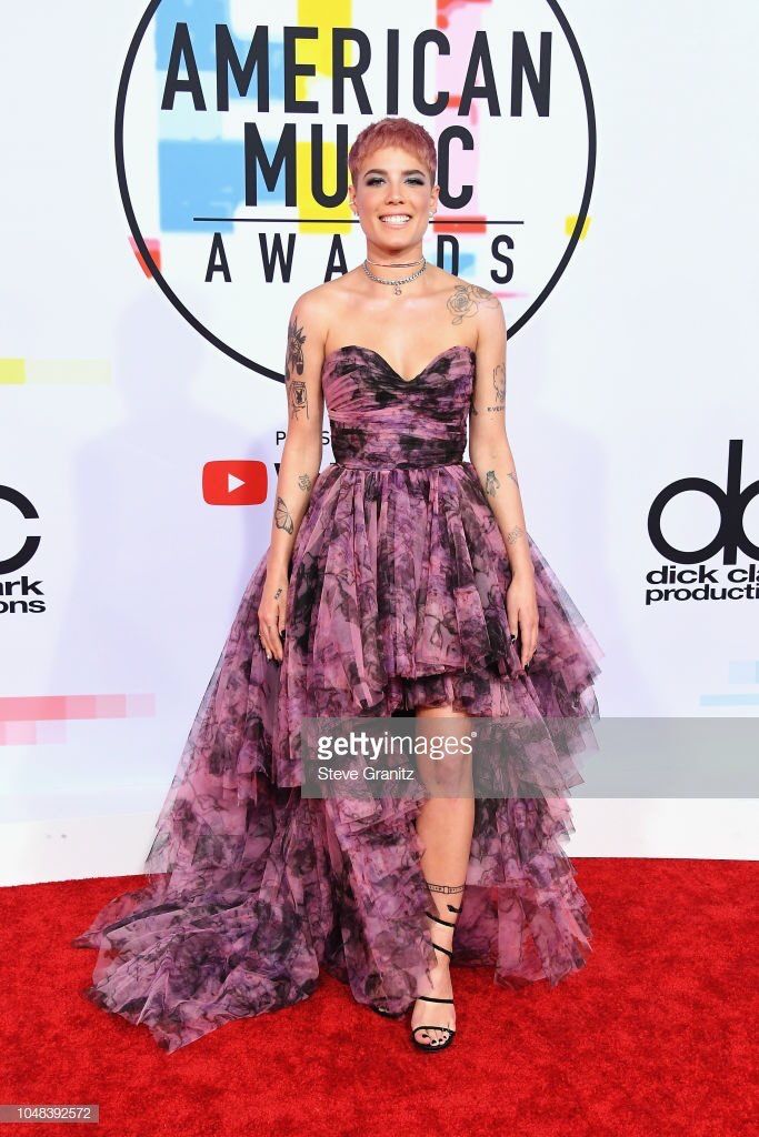 Pin By On Halsey Halsey Style Red Carpet Dresses American Music Awards