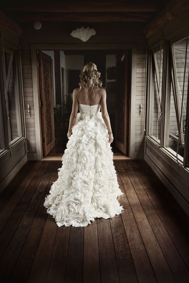 Amazing wedding dress, Cute wedding dress, Wedding dresses