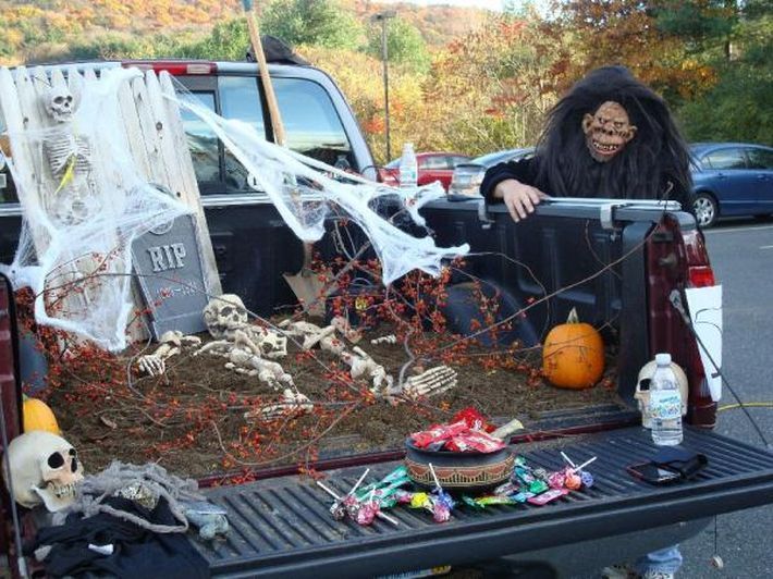 This Halloween Give your Car an Epic Scary Look! | Trunk or treat ...