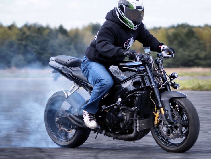 2003 Suzuki GSX R 600 black stunt bike Stunt bike Sports bikes