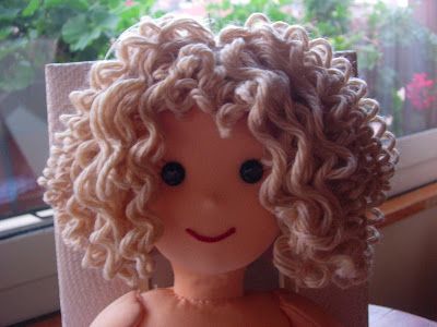 Bambolando: BAMBOLE: I CAPELLI RICCI (How to make curly doll Hair)
