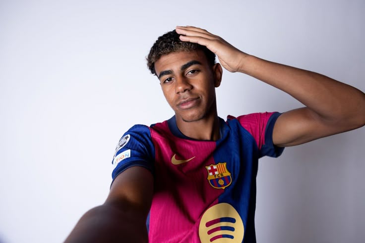 lamine yamal | Soccer players, Fc barcelona, Soccer pictures