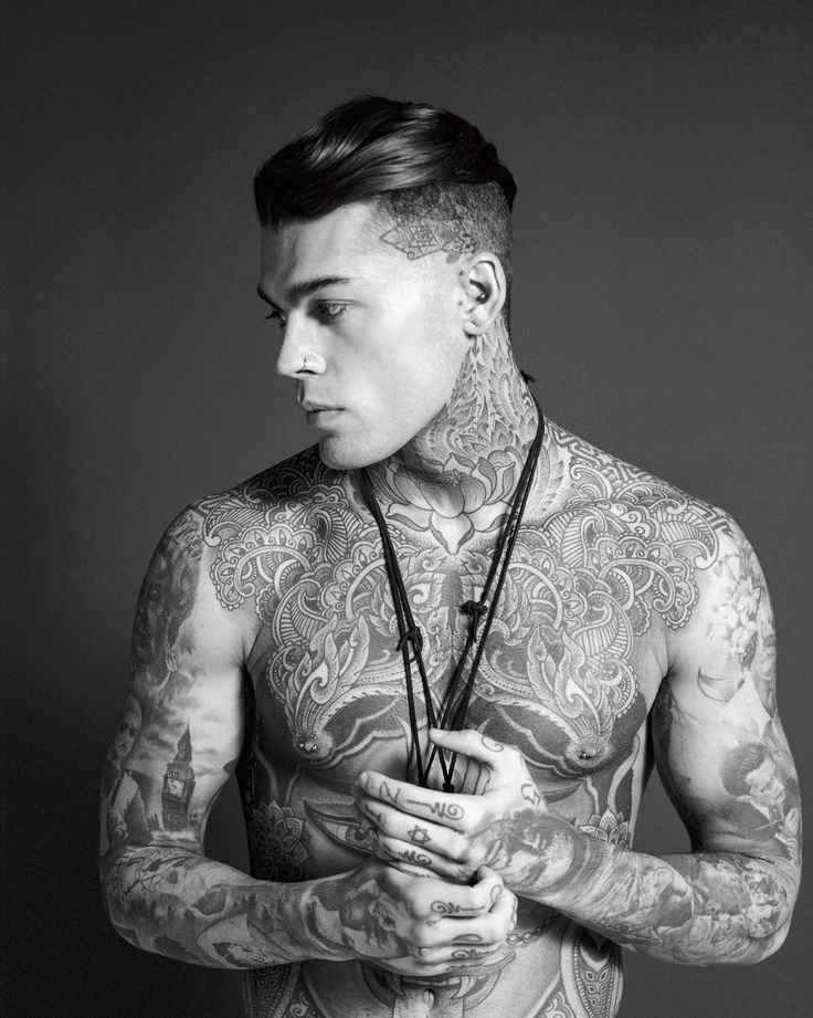 Männliche tattoo models