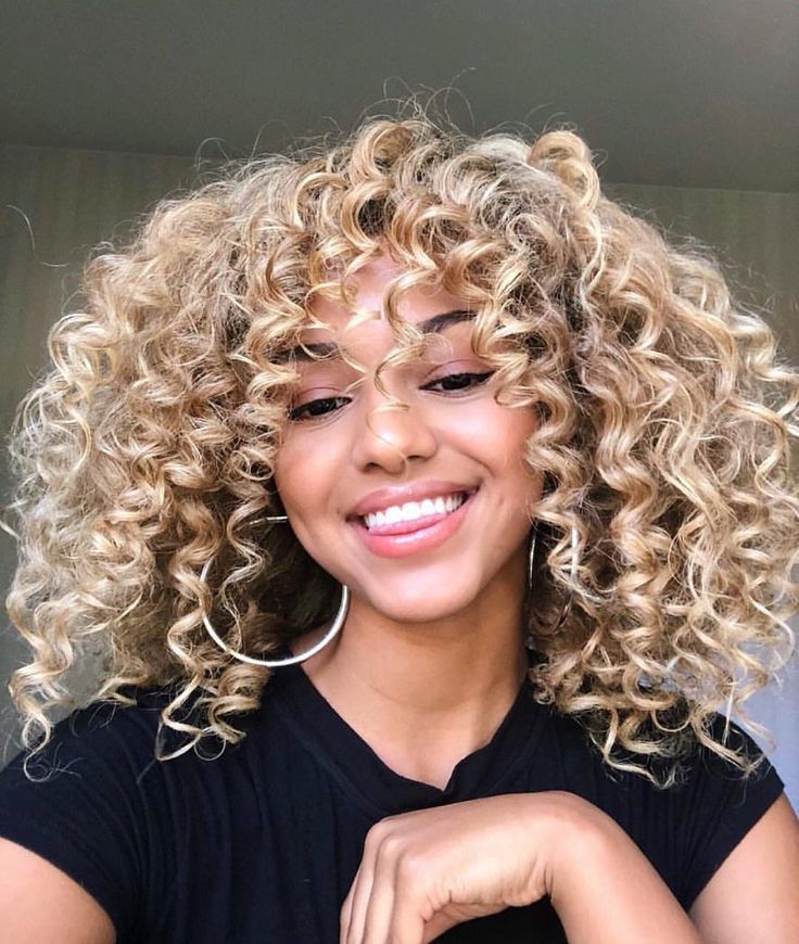 Curly blonde makeout skinny