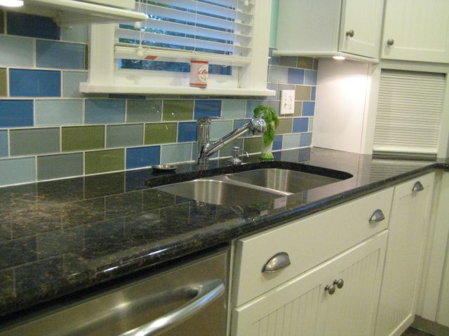 Kitchen Backsplash Tile Ideas - Subway Tile Outlet | Kitchen tiles ...