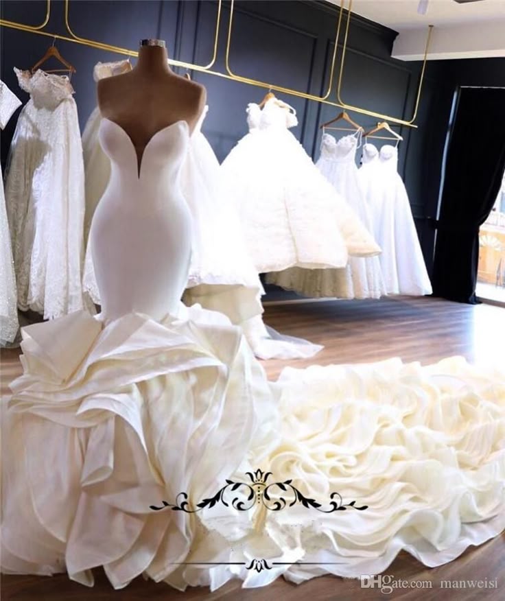 Luxury 2019 Ruffles Wave Organza Wedding Dresses Sweetheart Chapel Train Gorgeou...