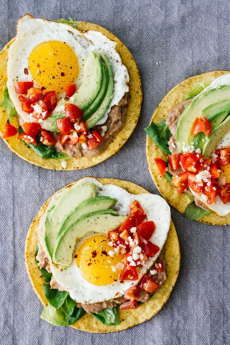 10-Minute Huevos Rancheros Breakfast Tostadas! Vegetarian and perfect for a quick and easy breakfast, lunch, or even dinner.