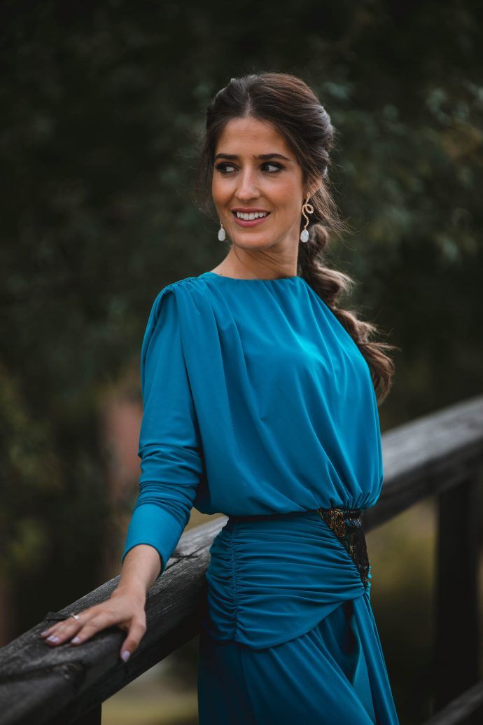 Look de noche: vestido azul otoño | Invitada Perfecta | Vestidos azules, Vestido noche, Vestidos boda de dia