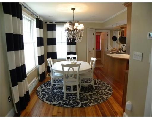 Rugs To Go Under Kitchen Table Rugs To Go Under Kitchen Table