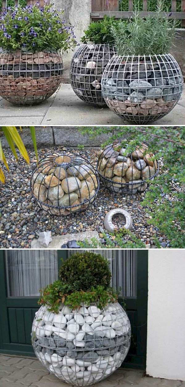 Garten-Gabionen-Ball hergestellt aus Drahtgeflecht und Flussfelsen #aus #drahtg...