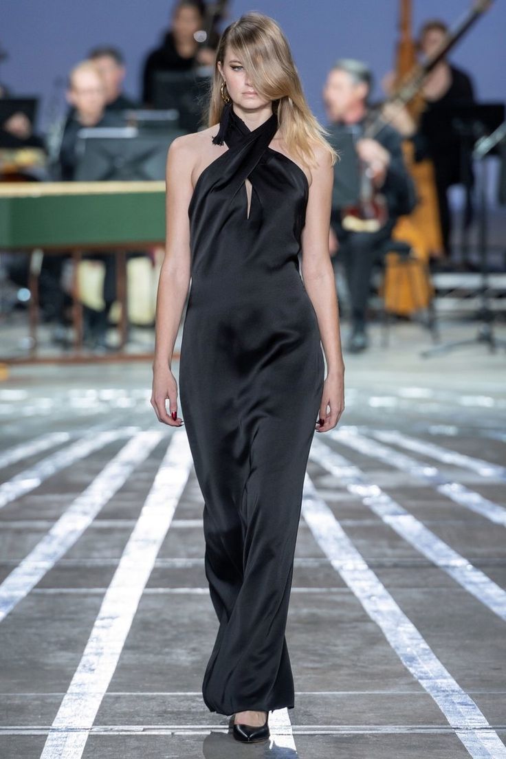 Carla Zampatti Australia Resort 2020 - Fashion Shows | Vogue Germany