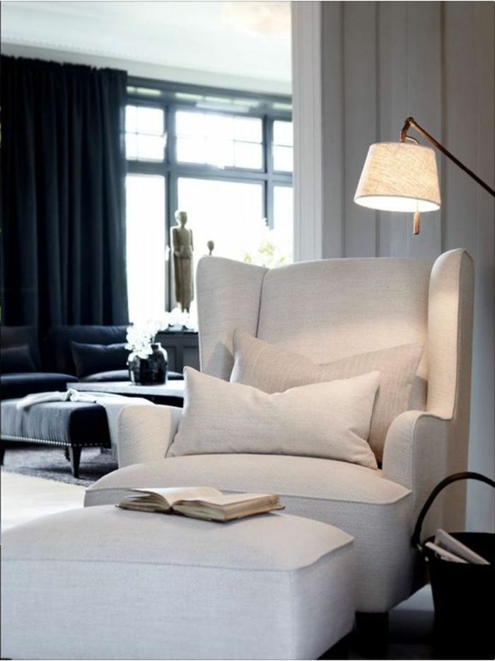 canapé convertible , méridienne convertible de couleur gris, lampe de salon