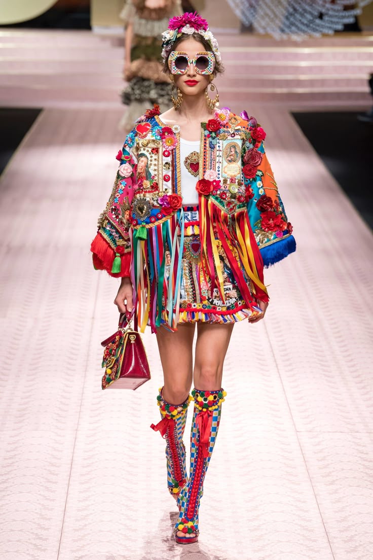 Dolce Gabbana Spring 2019 Ready to Wear Fashion Show