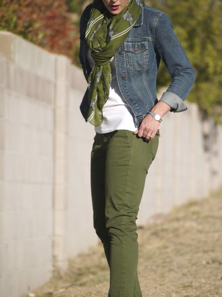 Best 20+ Olive Green Jeans Ideas On Pinterest Green Jeans, Army Part of the reason I am asking for a denim jacket for Christmas! Olive Green Pants OutfitOlive ... - Best 20+ Olive Green Jeans Ideas On Pinterest Green Jeans, Army