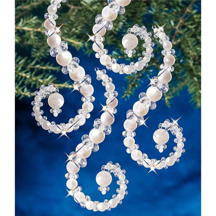 Ob als Baum- oder Fensterschmuck, als Geschenkanhänger, als funkelnde Acces...