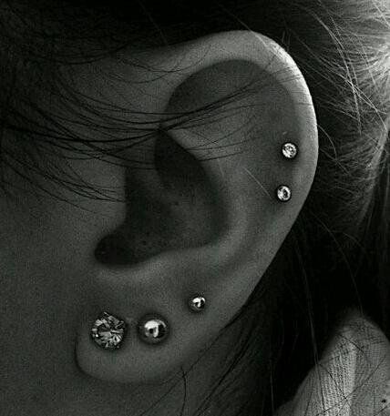 Kleine Piercings auf #EarPiercing lieben das😍