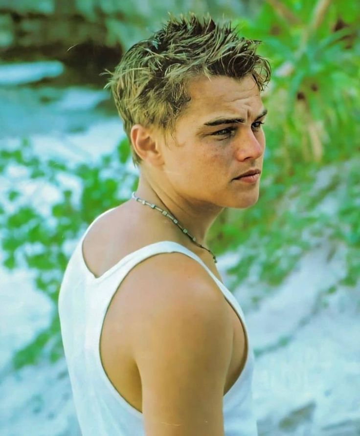 Leo😍 On Instagram “🥵🥵😍😍 ” Leonardo Dicaprio The Beach Young Leonardo Dicaprio Leo Dicaprio