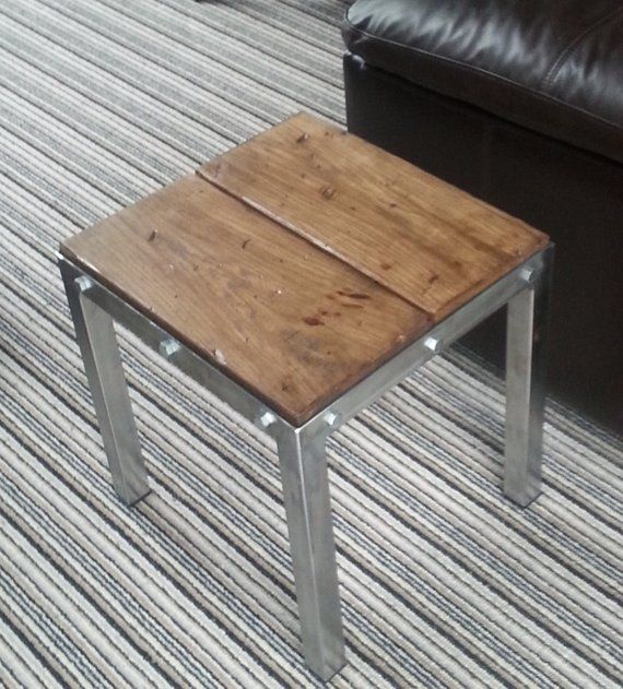 Esta Resistente Mesa Pequeña Es Una Versión Más Pequeña De Nuestra Popular Mesa De Centro Estilo Retro Y Es Decoraciones De Casa Adornos De Casa Madera Y Metal