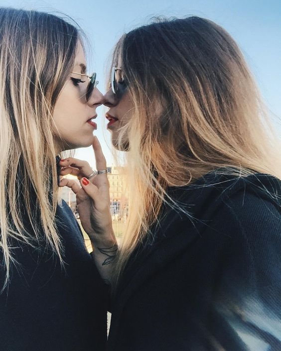 Lesbian dating sites