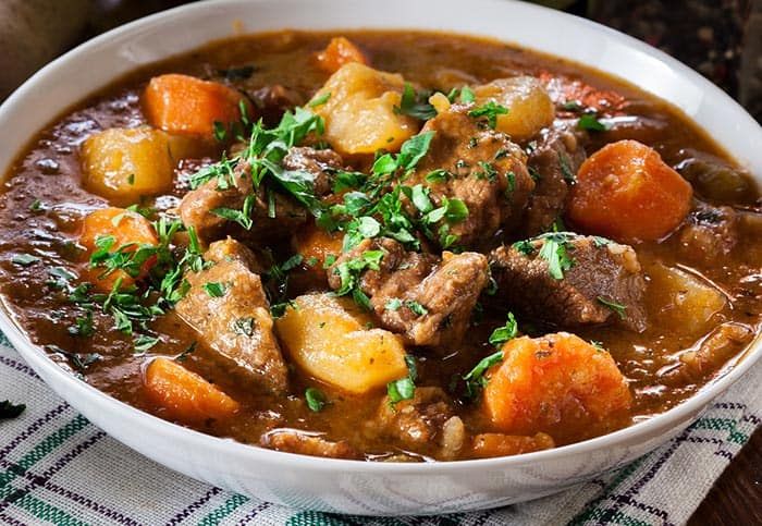 Receta Tradicional De Cordero Guisado Comedera Recetas Tips Y Consejos Para Comer Mejor Receta Estofado De Carne Cordero Guisado Receta Ternera Guisada