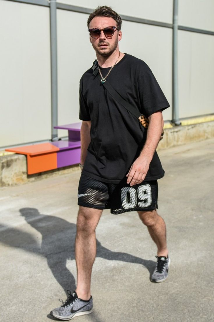 Tシャツ ショートパンツ コーデ特集 真夏に取り入れたい旬なメンズスナップと着こなしのコツを紹介 メンズファッションメディア Otokomae 男前研究所 メンズファッション メンズ コーデ ショートパンツ メンズ コーデ