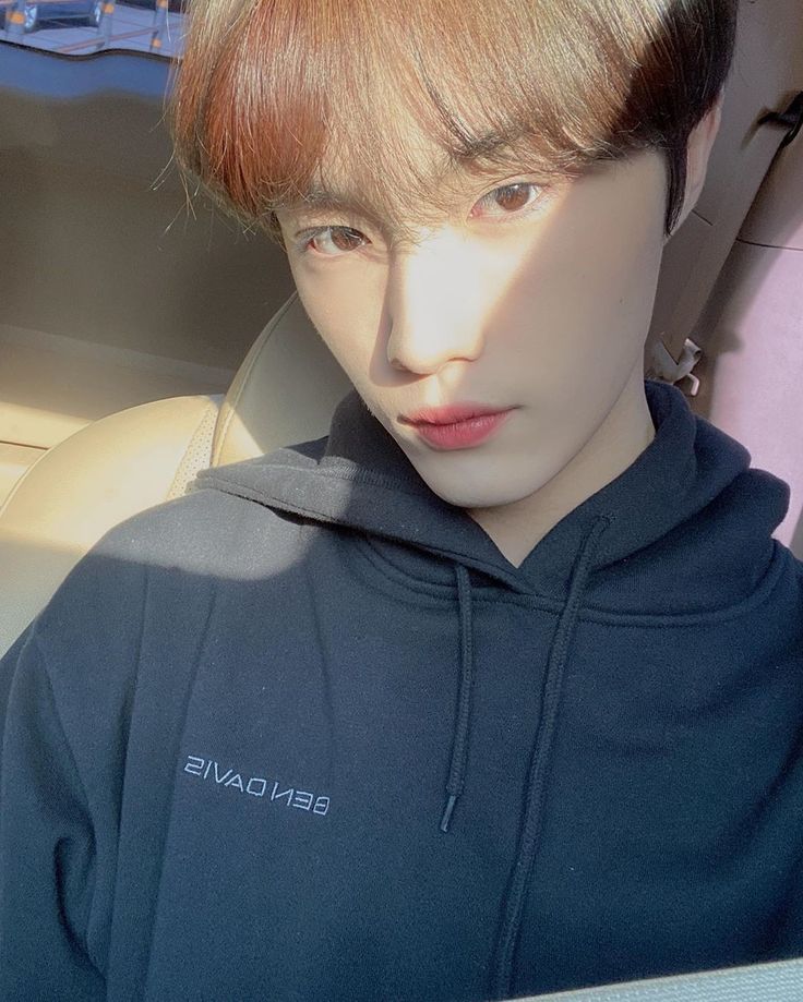 yoon hyunsuk korea boy jinyoung no one loves me yoon hyunsuk korea boy jinyoung no one loves me