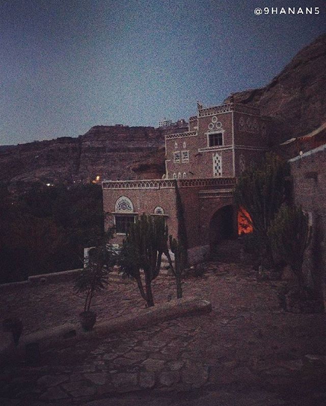 State Of Yemen The City Of Sanaa Dar Hajar Yemeni Heritage City Yemen Sana A