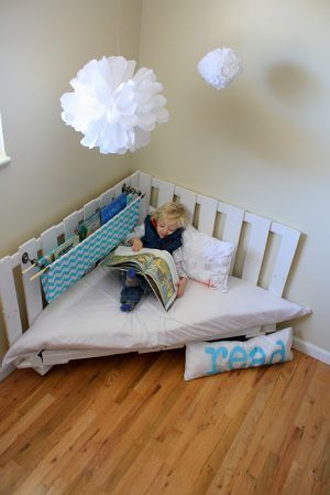 Diy Reading Chair Made From Two Wooden Palettes I Just Like The Idea Of A Huge Making Use All Corner Space Makes Sense Diy Reading Chair Made From Two Wooden Palettes I Just Like The Idea Of A Huge Making Use All Corner Space Makes Sense