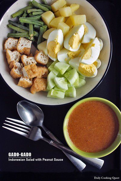 Asian peanut sauce beansprouts tofu