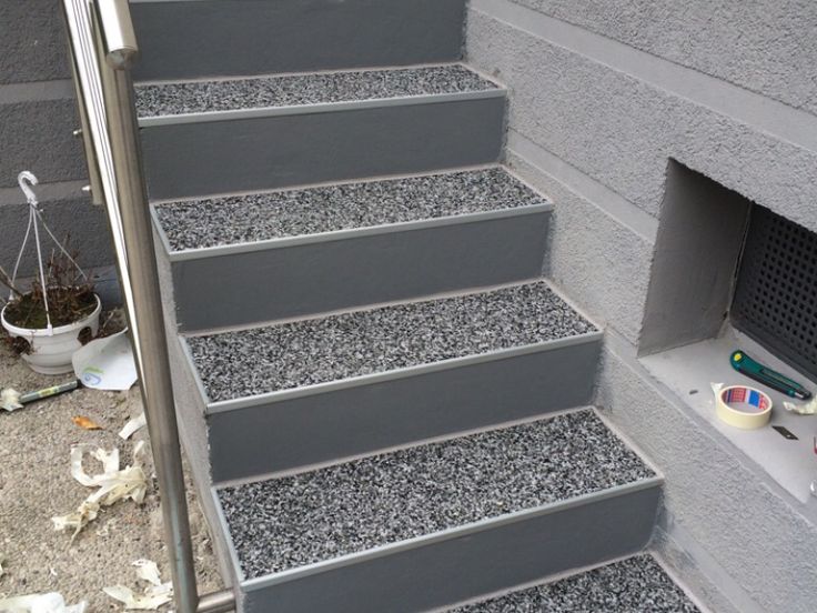 Betonfarbe Treppe Außen Außentreppe mit Steinteppich sanieren - Bauanleitung zum Selberbauen